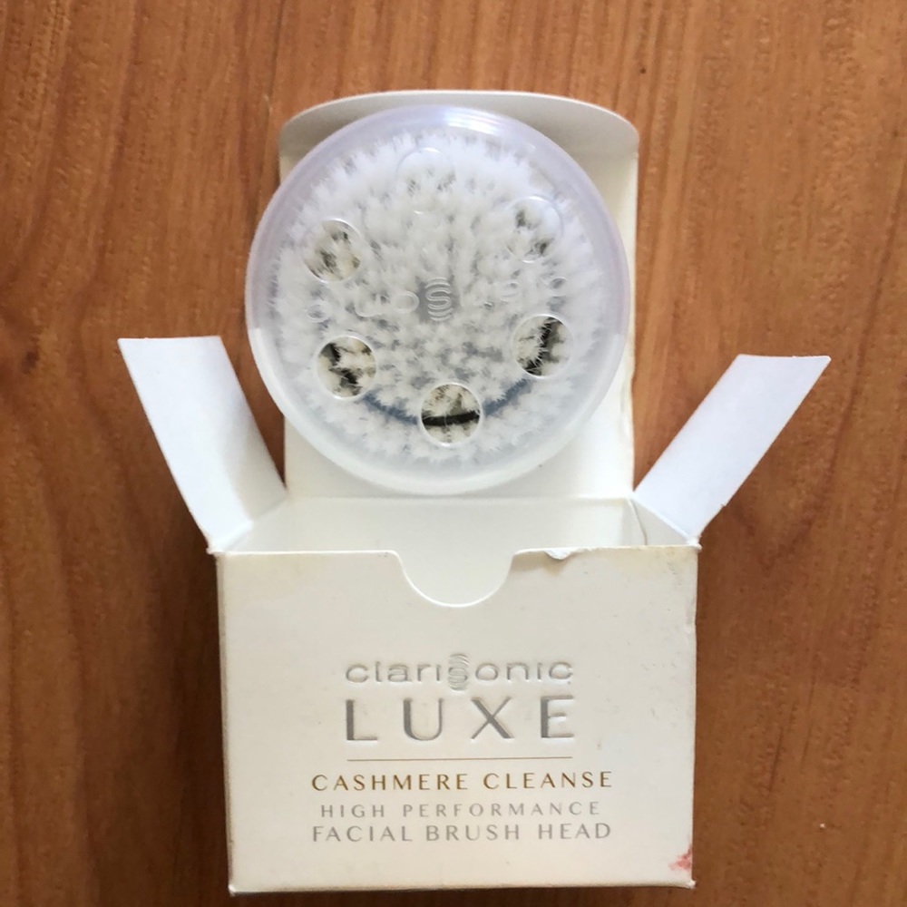 NEWClarisonic Luxe cashmere cleanse brush head